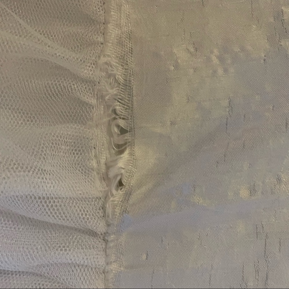 Tadpoles, White, Triple Layer, Tulle Bedskirt. (Full size bed). 16-1/2” drop - Picture 8 of 8
